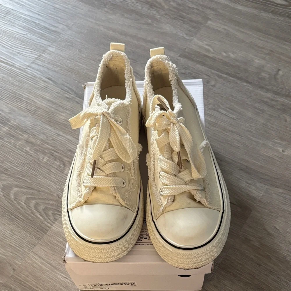 🎉Women's Cream Canvas Sneakers - Picture 2 of 6